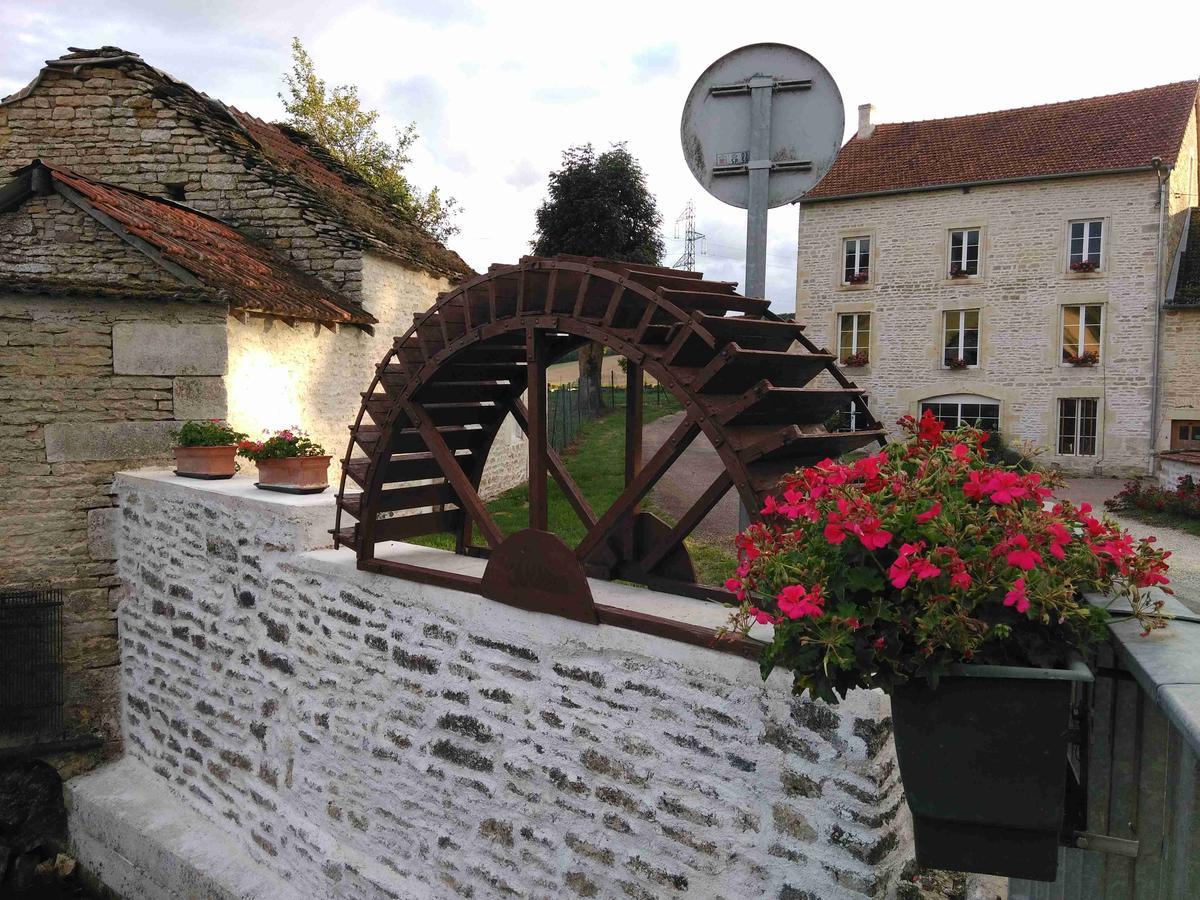 Bed and Breakfast Moulin De La Fleuristerie Orges Exterior foto
